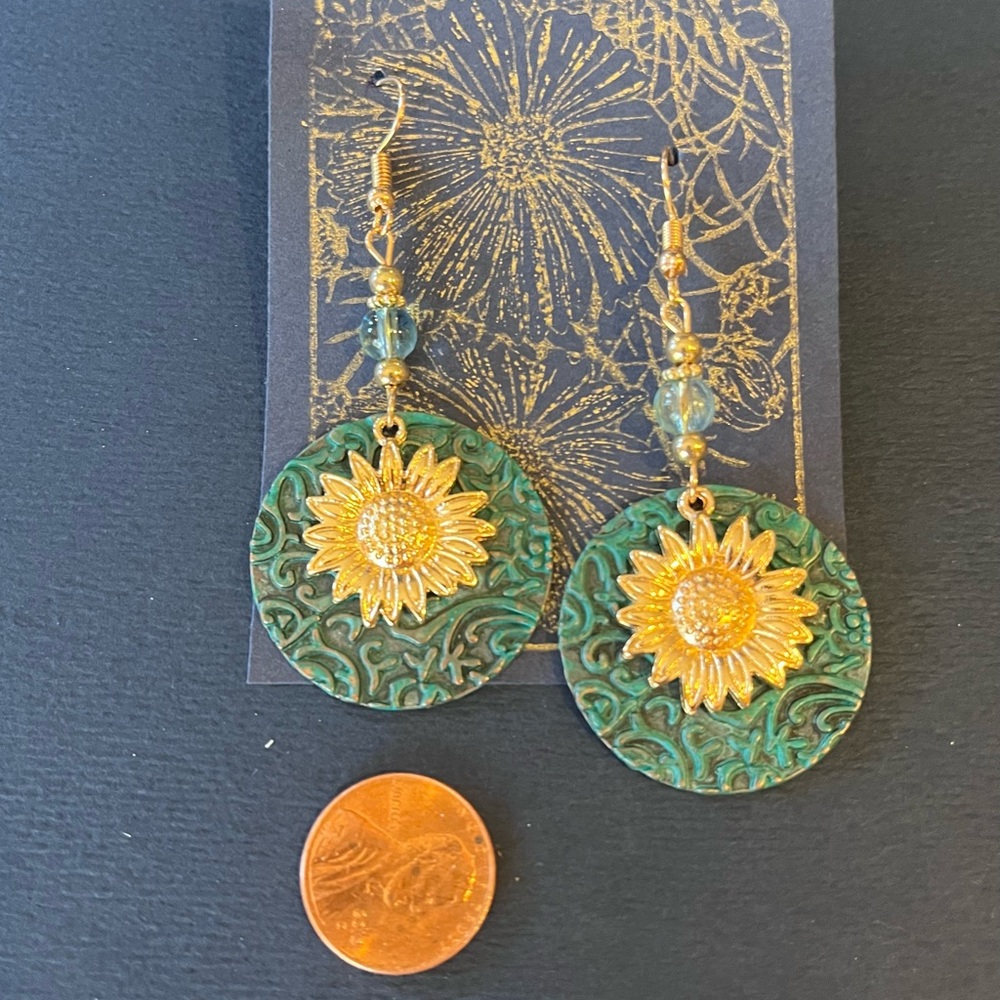 Sunflower hippie BOHO western turquoise earrings - Picture 2 of 2